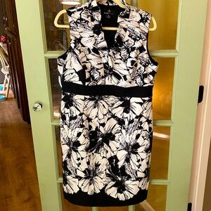 COPY - Black and white dress with ruffle neckline